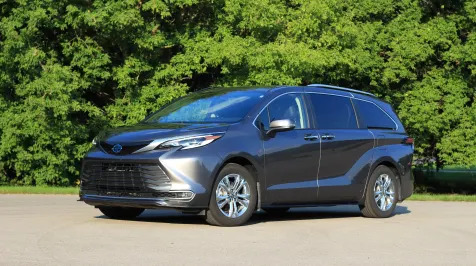 <h6><u>2023 Toyota Sienna Platinum (long-term)</u></h6>